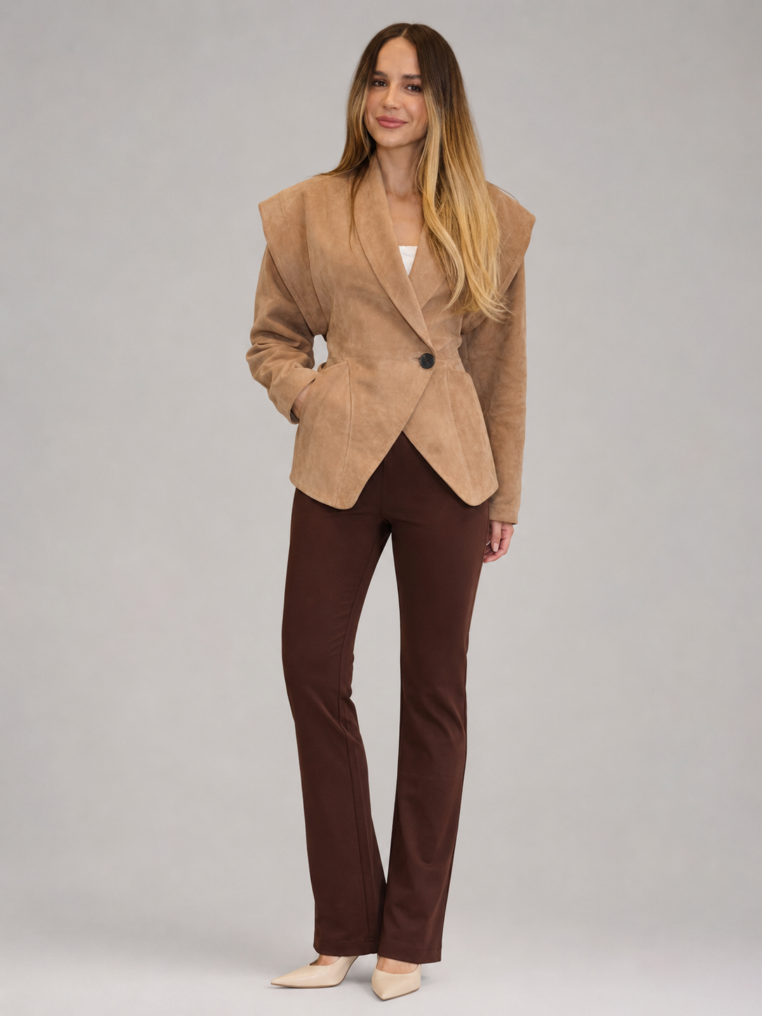 Żakiet Damski w Stylu Zamszu | Strukturalne Ramiona | Taliowany Krój | Elegancka Marynarka Damska