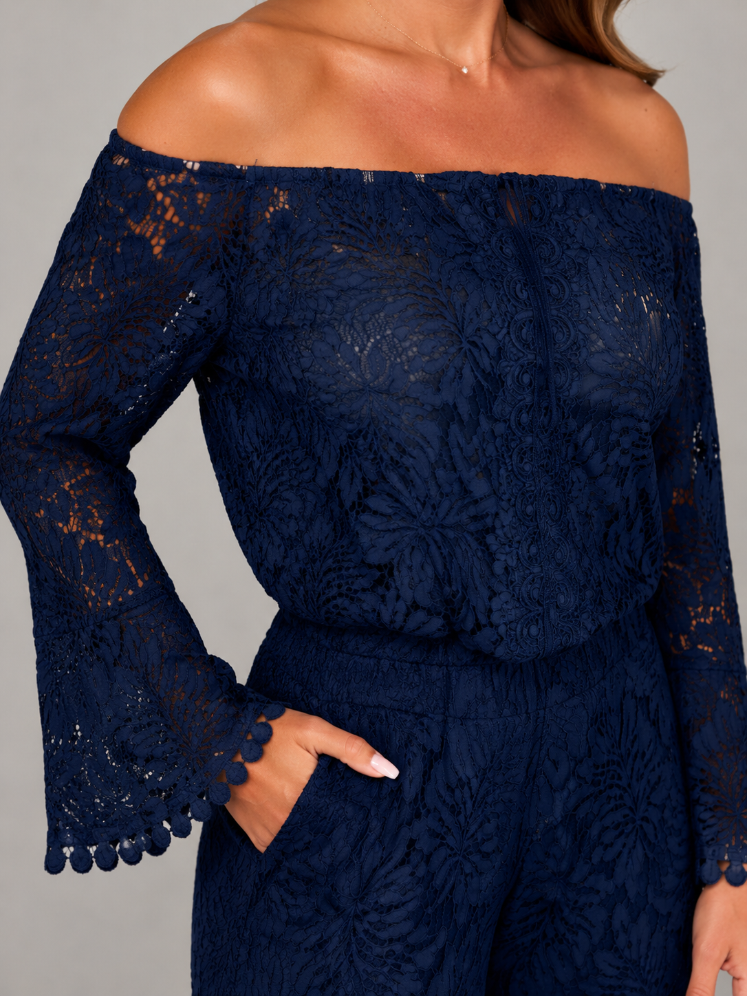 Kombinezon Damski Koronkowy | Off-Shoulder | Szerokie Nogawki Palazzo | Długie Rękawy | Elegancki Kombinezon