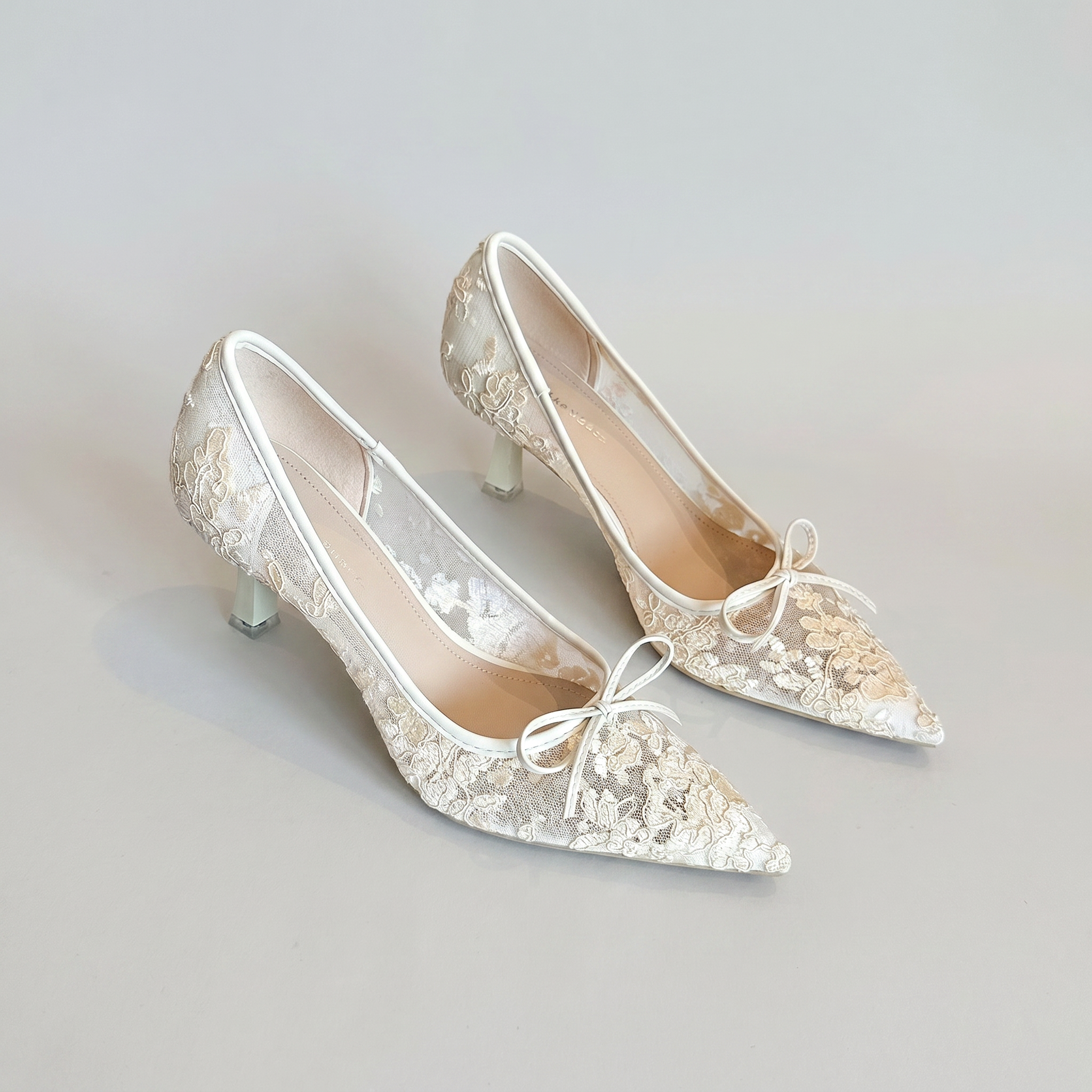 Białe Czółenka Damskie | Koronkowe Czółenka | Kitten Heel | Szpiczasty Nosek | Buty na Ślub